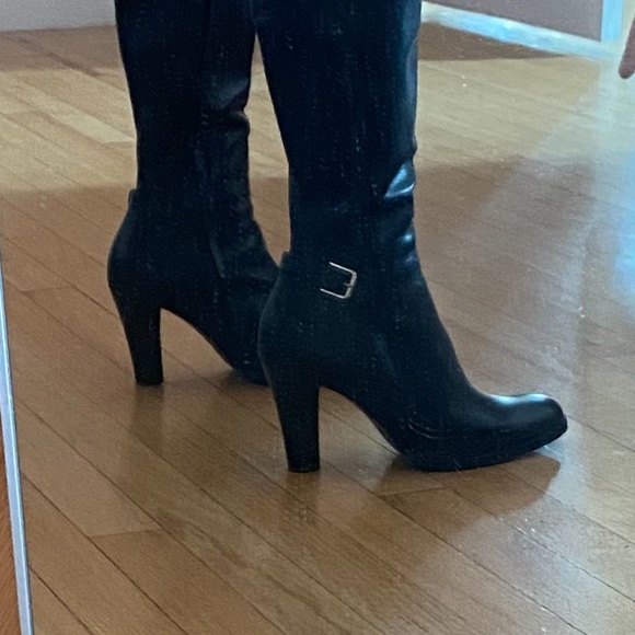 Designer boots by Ralph Lauren. They were worn 3 times. - Picture 2 of 2